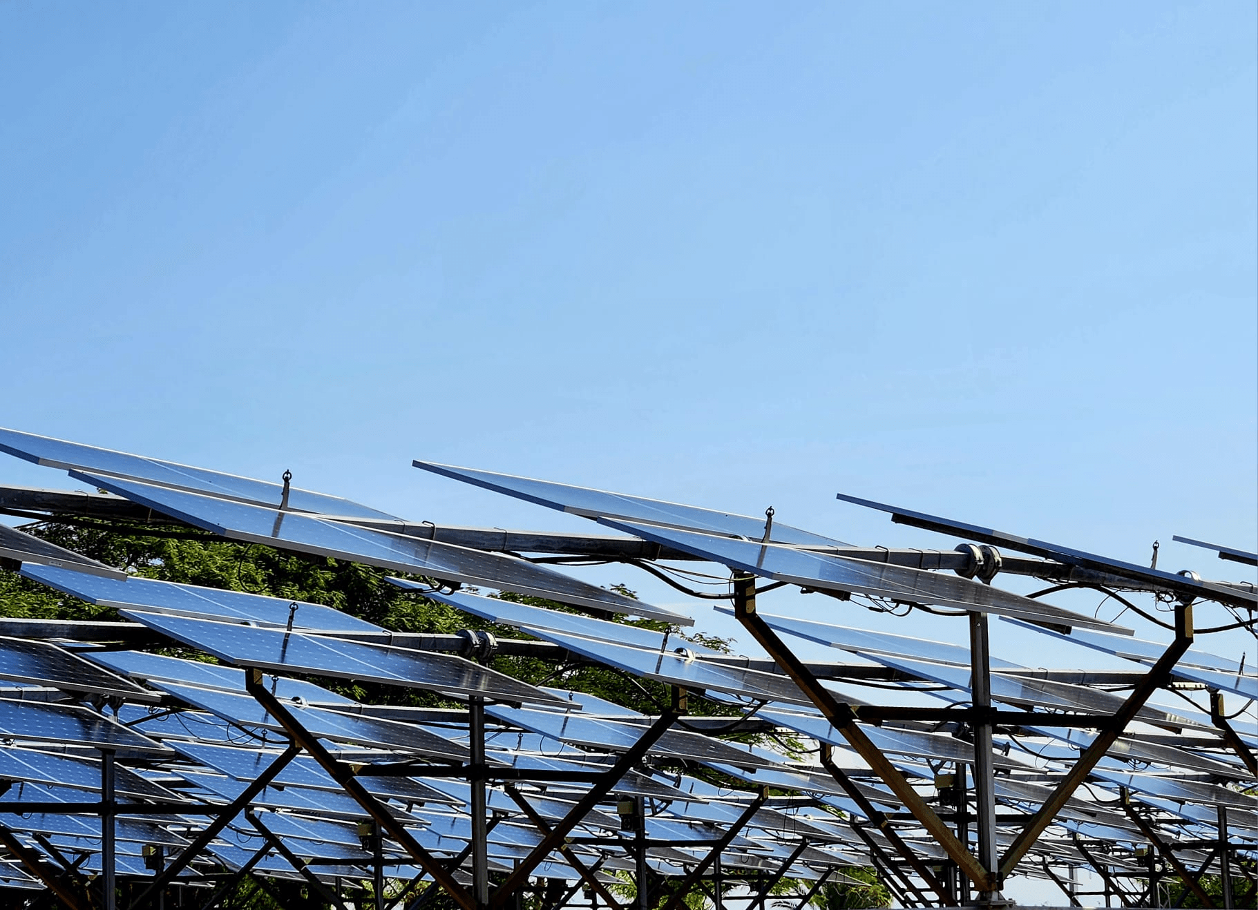 Solar panels flushing system